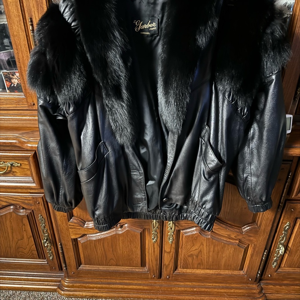Flash sale black Leather Bomber Jacket with genuine fox Fur Trim